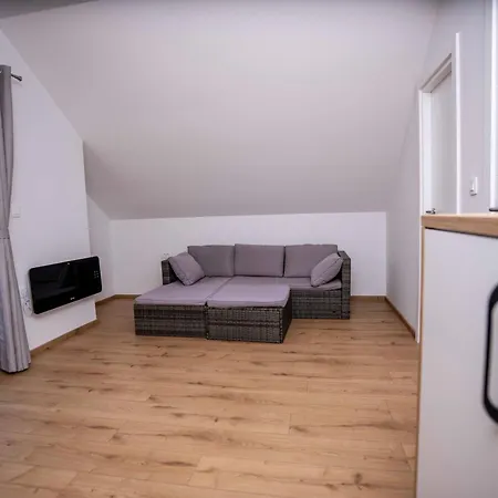 House Konusko * Smarje pri Jelsah