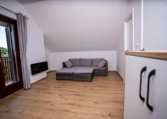 House Konusko * Smarje pri Jelsah